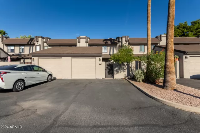 MLS: 6771257 Condo For Sale