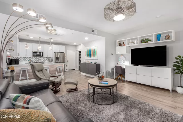 MLS: 6771267 Condo For Sale