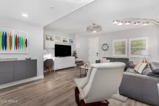 Photo #4: 6771267 Listing 