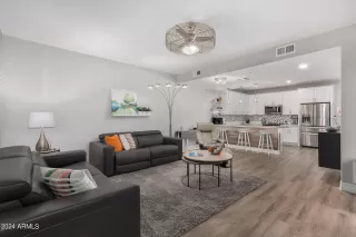 Photo #5: 6771267 Listing 