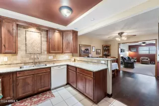 Photo #3: 6771681 Listing