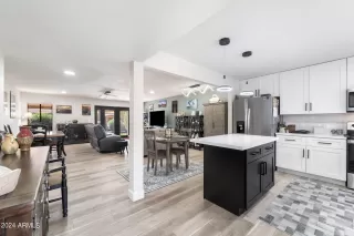 Photo #5: 6771723 Listing