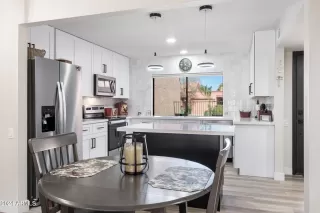 Photo #6: 6771723 Listing