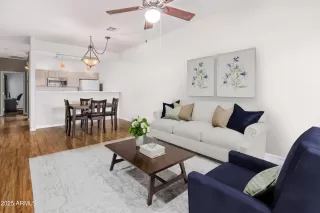 Photo #5: 6771857 Listing 