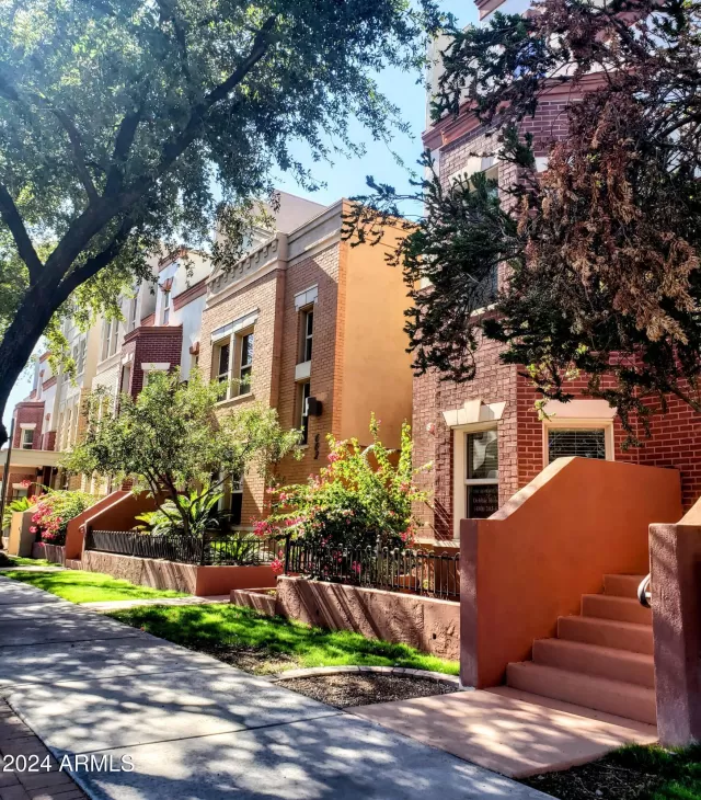 MLS: 6772249 Condo For Sale