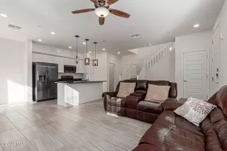 Photo #3: 6772318 Listing