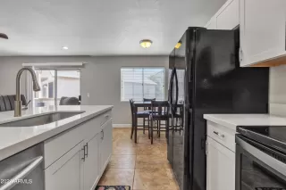 Photo #6: 6772546 Listing 