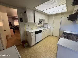 Photo #5: 6773081 Listing