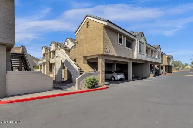 MLS: 6773156 Condo For Sale