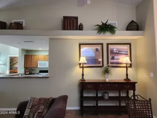 Photo #6: 6773579 Listing