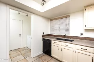 Photo #4: 6773637 Listing