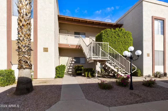 MLS: 6773731 Condo For Sale