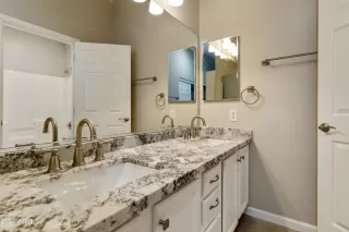 Photo #5: 6773731 Listing