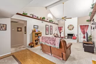 Photo #4: 6773871 Listing