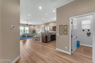 Photo #4: 6773928 Listing