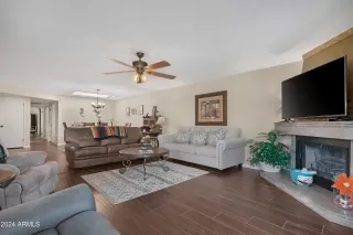 Photo #6: 6773952 Listing