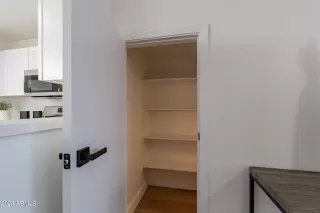 Photo #4: 6774668 Listing