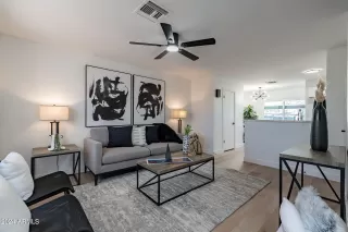 Photo #5: 6774668 Listing