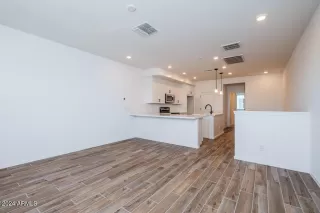 Photo #5: 6774856 Listing 