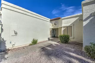 Photo #2: 6774886 Listing