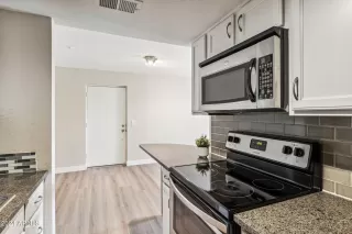 Photo #5: 6774888 Listing