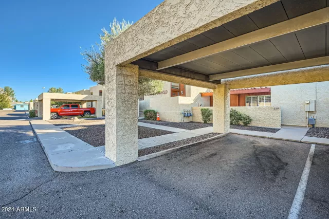 MLS: 6775084 Condo For Sale