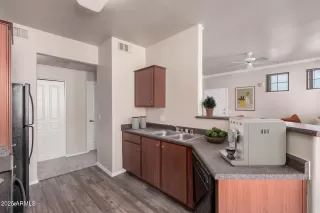 Photo #5: 6775409 Listing