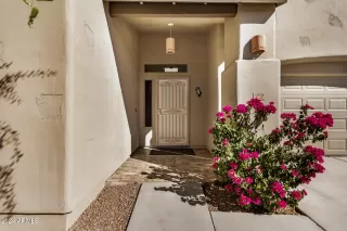 Photo #3: 6776103 Listing