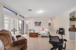 Photo #6: 6776103 Listing