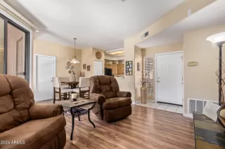 Photo #5: 6776226 Listing