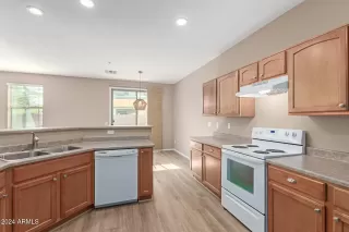 Photo #3: 6777573 Listing