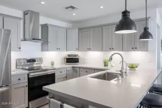 Photo #5: 6777738 Listing