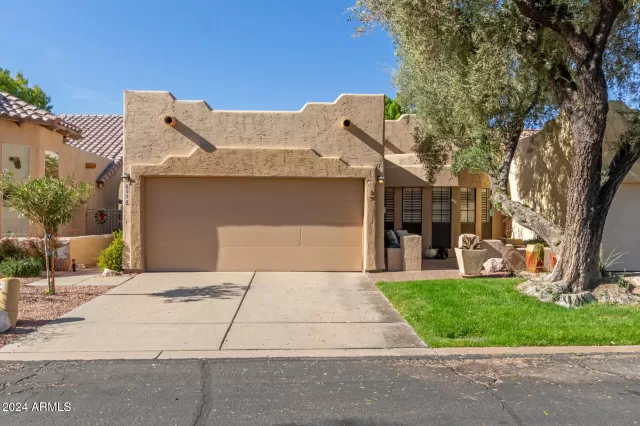 MLS: 6777975 Condo For Sale