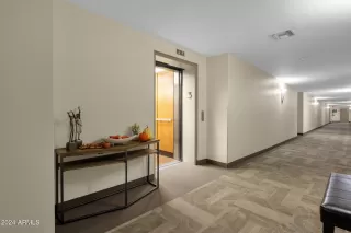 Photo #4: 6778067 Listing