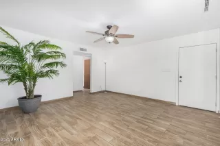 Photo #6: 6778427 Listing