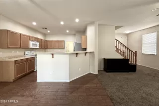 Photo #5: 6778741 Listing