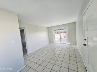 Photo #4: 6779580 Listing