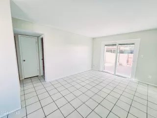 Photo #5: 6779580 Listing