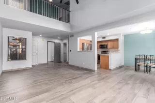 Photo #4: 6780349 Listing