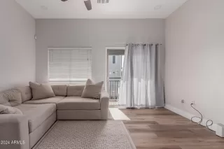 Photo #4: 6780459 Listing