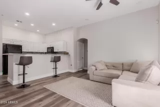 Photo #5: 6780459 Listing