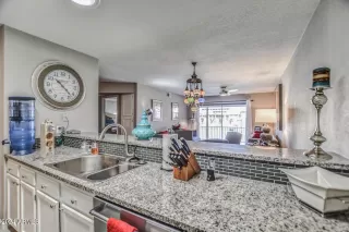 Photo #5: 6780684 Listing 