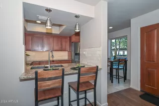 Photo #4: 6780693 Listing