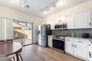 Photo #2: 6781097 Listing 