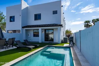 Photo #2: 6781111 Listing