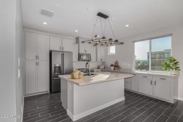 MLS: 6781261 Condo For Sale