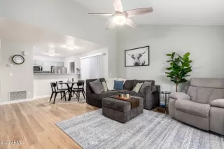 Photo #2: 6781275 Listing