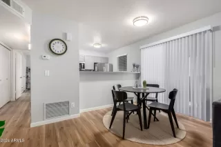 Photo #5: 6781275 Listing