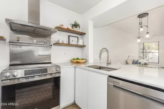 Photo #3: 6781377 Listing