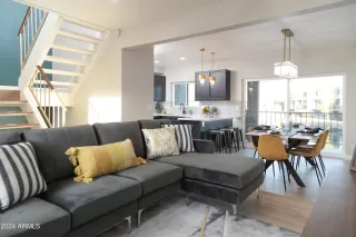 Photo #2: 6781430 Listing